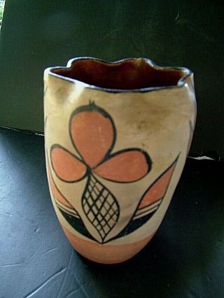 Vintage Santo Domingo Native American Fluted Pottery Vase 7 " X 5 "
