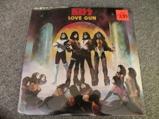 Kiss - " Love Gun " (1977) Pressing