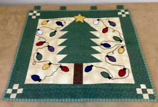Country Christmas Quilt Wall Hanging,  Patchwork & Appliqué,  Tree,  Star,  Lights