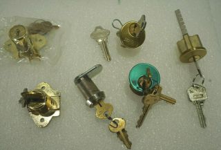 6 Assorted Cylinder Locks With 2 Keys Each