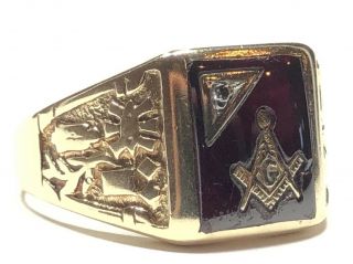Men’s 10K Yellow Gold Masonic Freemason Ring - Size 10.  75 2