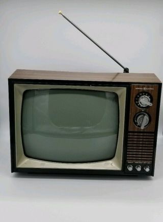 Vintage 1982 General Electric 12 Inch Black & White Television