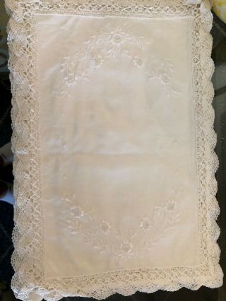 Set Of 8 Vintage Place Mats Crocheted Lace Scalloped Edge.  Off White