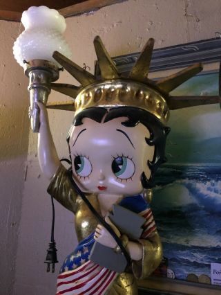 Betty Boop Liberty Lamp
