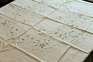 Vtg Madeira W Tag Cutwork White Linen Hand Embroidered Tablecloth Oval 65 X 69