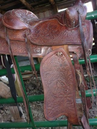 Vintage 15 " Western Tooled Leather Horse Saddle W/ Big Horn - Great Shape