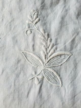 Vintage LINEN Floral Hand Embroidered TABLECLOTH 50 