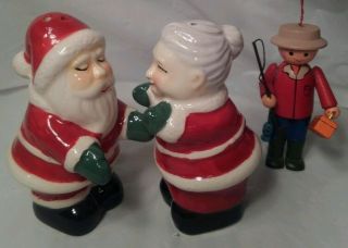Kissing Santa Claus And Mrs.  Claus Salt And Pepper Shakers And Bonus Ornament