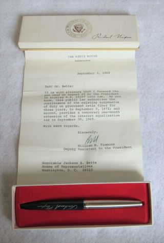 President Richard M.  Nixon White House Signing Pen Set By Nixon