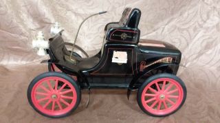 Vintage 1904 Oldsmobile Runabout With Curved Dash Jim Beam 75th Anniv.  Decanter