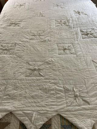 Vintage Hand Crafted 3 - D Flowers Quilt 95 " X 78 "
