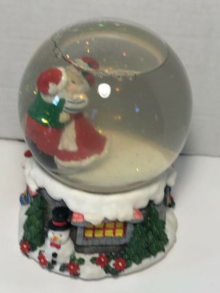 Christmas Musical Snow Globe Santa And Mrs.  Clause Dancing 2