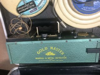 Vintage White ' s Gold Master Metal Detector Model 66TR W/Case FS 2