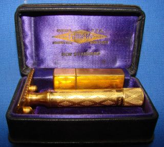 Vintage Gillette Safety Razor In Gold With Razor Blade Case & Box
