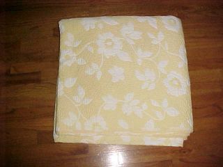 Vtg Victoria Hill Yellow White 100 Cotton Quilt 88 " X 92 " Floral Flowers Euc