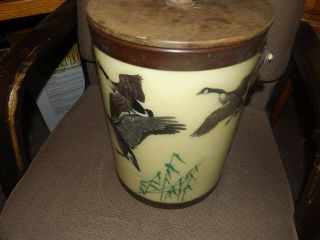 Vintage Bacova Guild Fiberglass Ice Bucket Xmas
