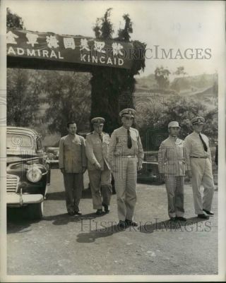 1945 Press Photo Adm.  Kinkaid & His Party Arrives To See Chiang Kai Shek,  China