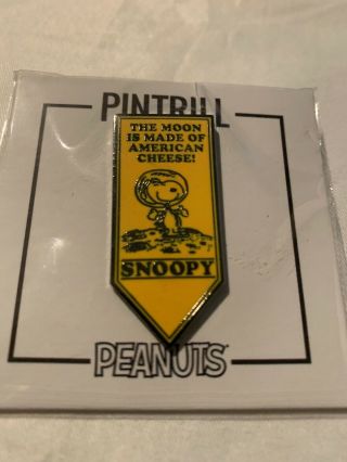 SDCC 2019 Snoopy Enamel Pin Set with Peanuts Fingerboard Steven Cards 3