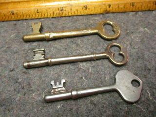 3 Vintage Keys - Neat/large Brass Solid Barrel,  /skeleton,  Clock,  Padlock/adlake,