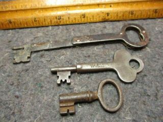 3 Vintage Keys - Neat/folding,  Hollow,  Solid Barrel/skeleton,  Clock,  Padlock/big Key,