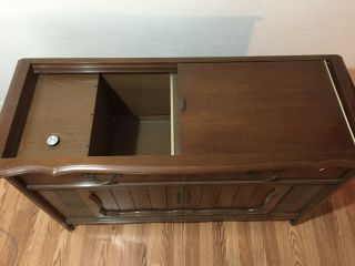 Vintage Magnavox Stereo And Phonograph Record Player Console