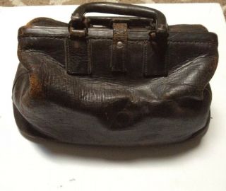 Vintage Leather Dr Bag