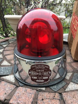 VINTAGE FEDERAL SIGN & SIGNAL JUNIOR BEACON RAY,  Model 15 - A Red Glass Globe 2
