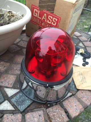 VINTAGE FEDERAL SIGN & SIGNAL JUNIOR BEACON RAY,  Model 15 - A Red Glass Globe 3