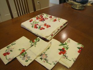 Vtg Red Cherries Pattern Cotton Tablecloth With Mathcing Napkins (4)