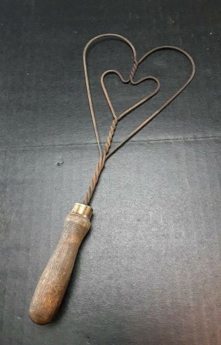 Vintage Heart Rug Beater/wire & Wood Handle Miniature 10.  5 Inch Decor
