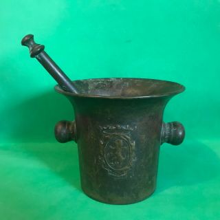Antique Bronze/brass Apothecary Mortar & Pestle With Lion Crest Decor Rare