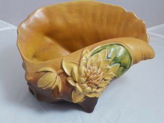 Vintage Roseville 438 - 8 Usa Pottery Conch Shell Vase Water Lilly Brown 1943