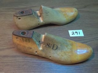 Pair Vintage Maple Wood Size 8 - 1/2 D D85 Gebl Co Shoe Factory Last 291