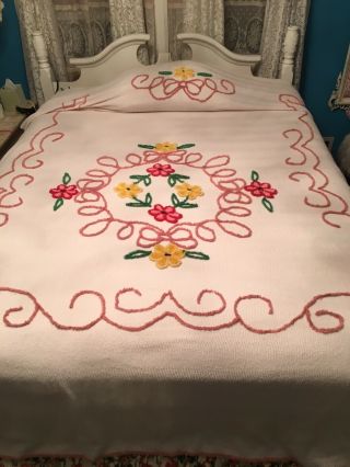 Vintage Pink W/circle Of Colorful Flowers Chenille Twin Bedspread/ Cutter