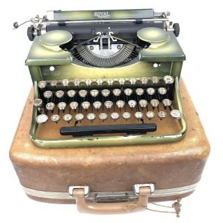 Vintage Royal Portable Typewriter Model P P252527 Green In Case