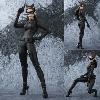 S.  H.  Figuarts Catwoman From Batman: The Dark Knight Dc Comics Bandai Japan