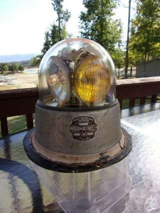 Old Federal Signal Model 175 - D Beacon Ray W/ Glass Dome