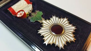 Meiji Era Japanese 5th Class Order Of The Rising Sun Medal Badge Golden Enamel