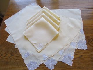 Set Of 4 Madeira Hand Embroidery Soft Yellow & White Linen Place Mats & Napkins