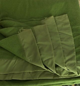Vtg Chatham Blanket Green Acrylic 80”x92” Full Satin Nylon Trim Soft Cozy