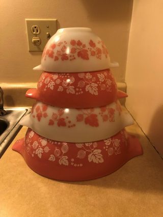4 Piece Vintage Pyrex Pink/ White Gooseberry Cinderella Mixing Bowls 3