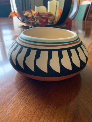 Vintage Native American Acoma Pottery / Hand Painted / Signed L.  Toya Jemez / Nm