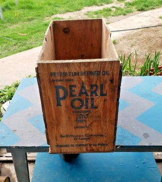 Vintage Pearl Oil Kerosene Standard Oil Co Of California Holds Two 5 Gallon Cans