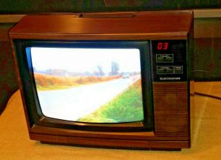 Vtg 80s Wood Grain 13 " Color Television Electrohome Crt Tv 33cc11