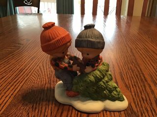 Enesco 1980 Country Cousins Getting The Christmas Tree Porcelain Figurine