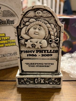 2019 Garbage Pail Kids Revenge Of Oh The Horrible Tombstone Fishy Phyllis