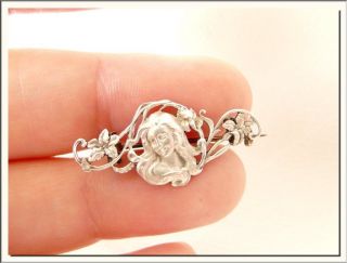 ART NOUVEAU 1900 ' s YOUNG LADY FLOWING HAIR & FLOWERS ORNAMENTED SILVER BROOCH 2