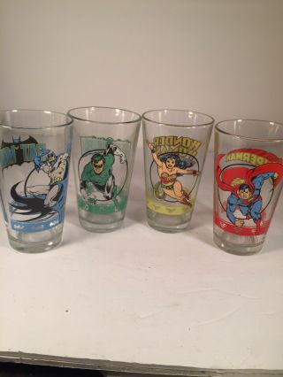 Vintage Dc Comics Pint Glass Set Wonder Woman,  Batman,  Green,  Lantern,  Superman