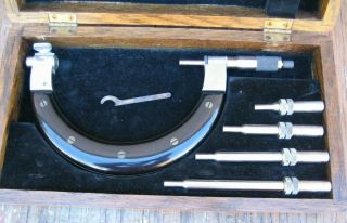 Vintage STARRETT Micrometer Set No.  692 with Wooden Box 2