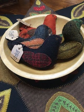 Antique Primitive Old Country Wool Applique Bird Bowl Fillers